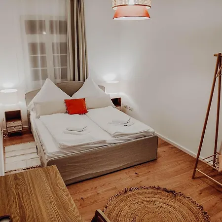 Premium Residence, Stunning Views Overlooking The Station & City, Sleeps 18 Appartement