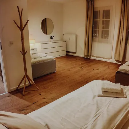 Premium Residence, Stunning Views Overlooking The Station & City, Sleeps 18 Appartement