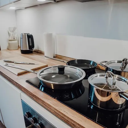 Premium Residence, Stunning Views Overlooking The Station & City, Sleeps 18 Apartamento Coblenza