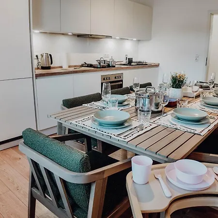 Premium Residence, Stunning Views Overlooking The Station & City, Sleeps 18 Koblencja