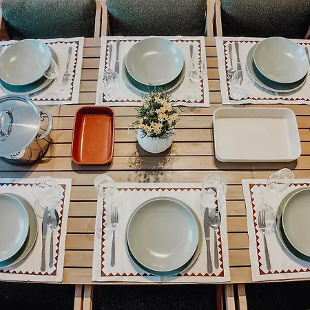 Premium Residence, Stunning Views Overlooking The Station & City, Sleeps 18