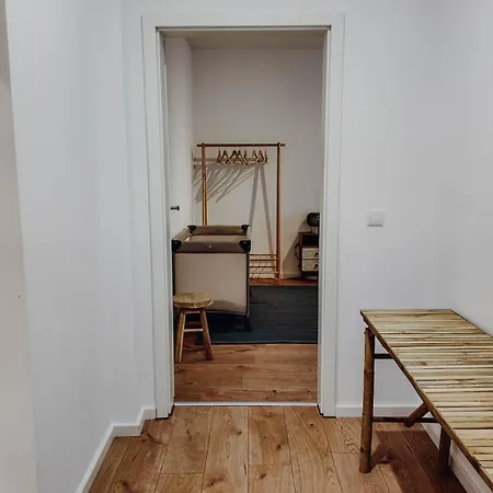 Premium Residence, Stunning Views Overlooking The Station & City, Sleeps 18 Appartement Coblence