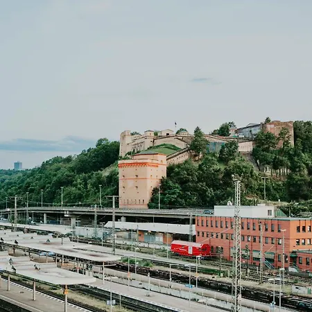 Premium Residence, Stunning Views Overlooking The Station & City, Sleeps 18 Apartament *