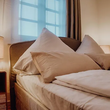 Premium Residence, Stunning Views Overlooking The Station & City, Sleeps 18 Koblencja