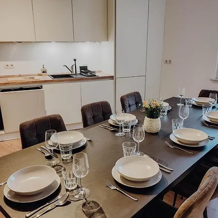 Premium Residence, Stunning Views Overlooking The Station & City, Sleeps 18 Appartement Coblence