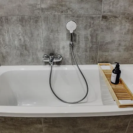 Premium Residence, Stunning Views Overlooking The Station & City, Sleeps 18 Appartement Coblence