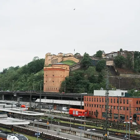 Premium Residence, Stunning Views Overlooking The Station & City, Sleeps 18 Appartement Coblence