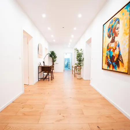 Appartement Premium Residence, Stunning Views Overlooking The Station & City, Sleeps 18 *