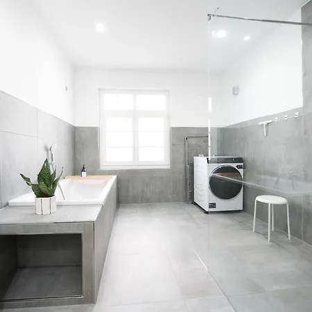 Appartement Premium Residence, Stunning Views Overlooking The Station & City, Sleeps 18
