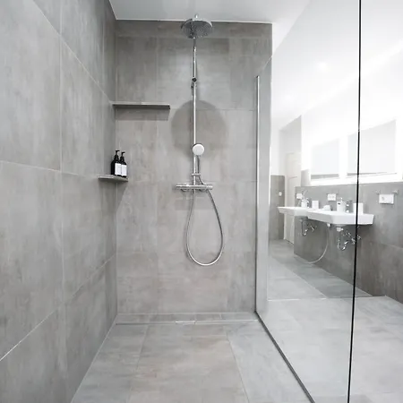 Premium Residence, Stunning Views Overlooking The Station & City, Sleeps 18 Appartement Coblence