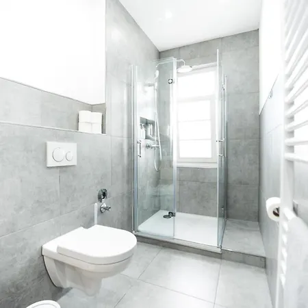 Appartement Premium Residence, Stunning Views Overlooking The Station & City, Sleeps 18