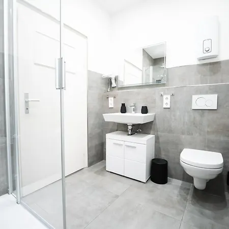 Apartamento Premium Residence, Stunning Views Overlooking The Station & City, Sleeps 18 *
