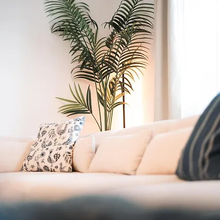 Premium Residence, Stunning Views Overlooking The Station & City, Sleeps 18 Apartamento *