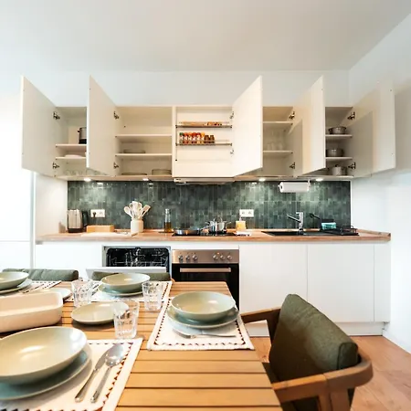 Premium Residence, Stunning Views Overlooking The Station & City, Sleeps 18 Apartamento *