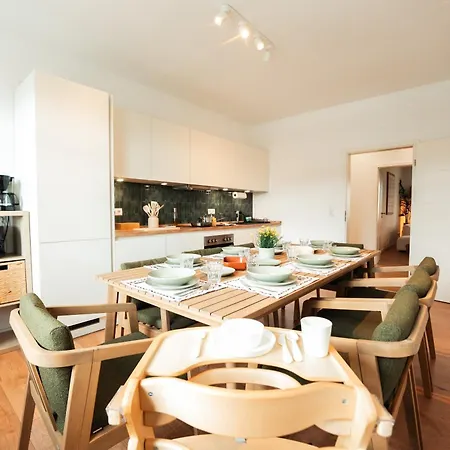 Premium Residence, Stunning Views Overlooking The Station & City, Sleeps 18 Apartamento Coblença