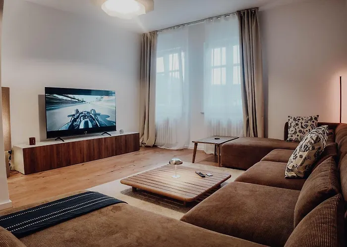 Premium Residence, Stunning Views Overlooking The Station & City, Sleeps 18 Apartamento Coblenza