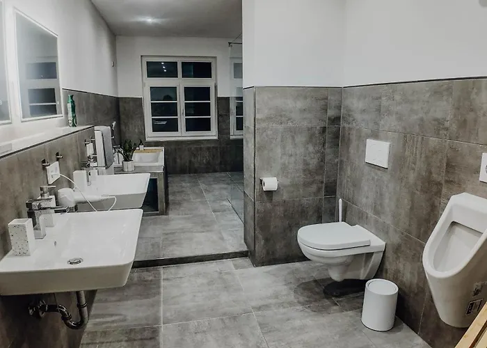 Premium Residence, Stunning Views Overlooking The Station & City, Sleeps 18 Apartamento Coblenza