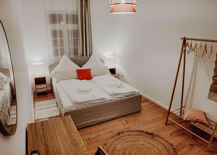 Premium Residence, Stunning Views Overlooking The Station & City, Sleeps 18 Apartamento