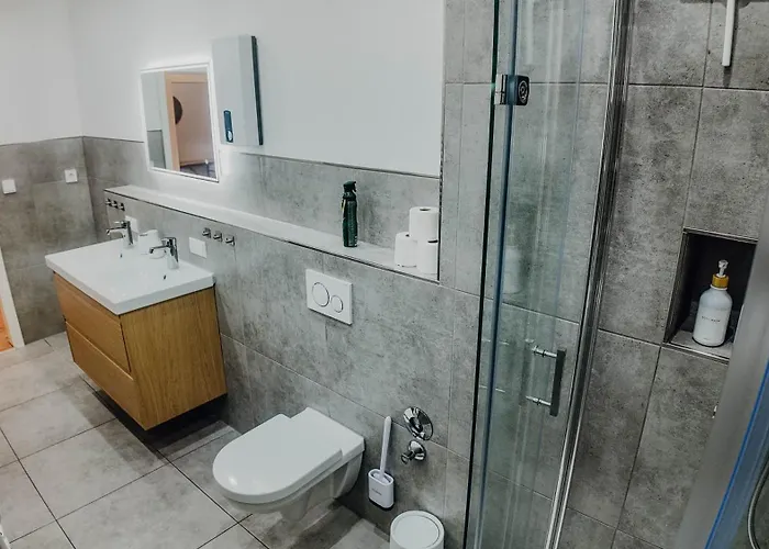 Premium Residence, Stunning Views Overlooking The Station & City, Sleeps 18 Koblenz (Rhineland-Palatinate)