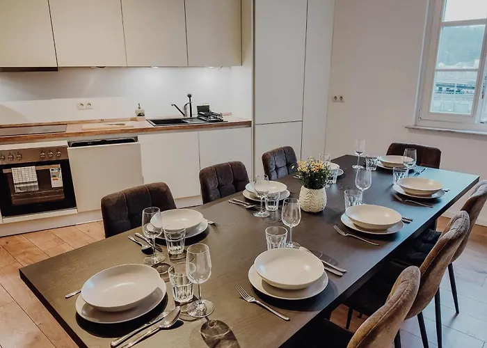 Premium Residence, Stunning Views Overlooking The Station & City, Sleeps 18 Apartamento Coblenza