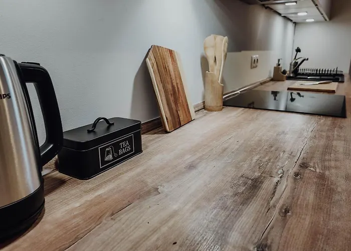 Premium Residence, Stunning Views Overlooking The Station & City, Sleeps 18 Apartamento *